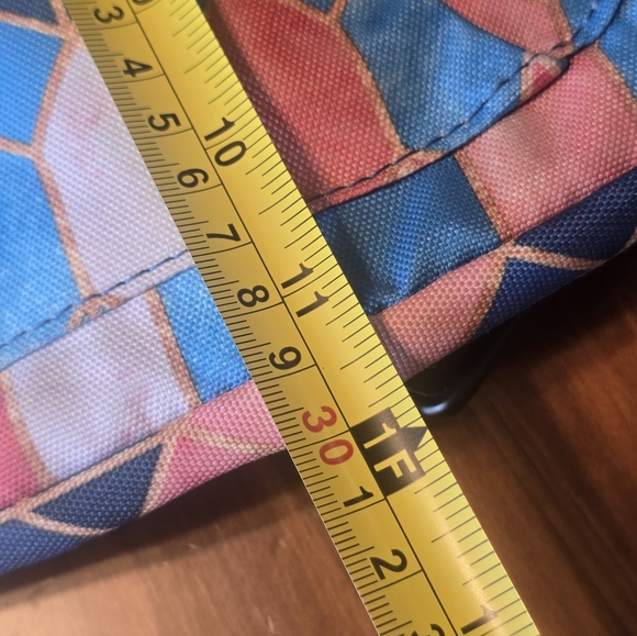 Kavu Colorful Geometric Crossbody Bag - Picture 8 of 9
